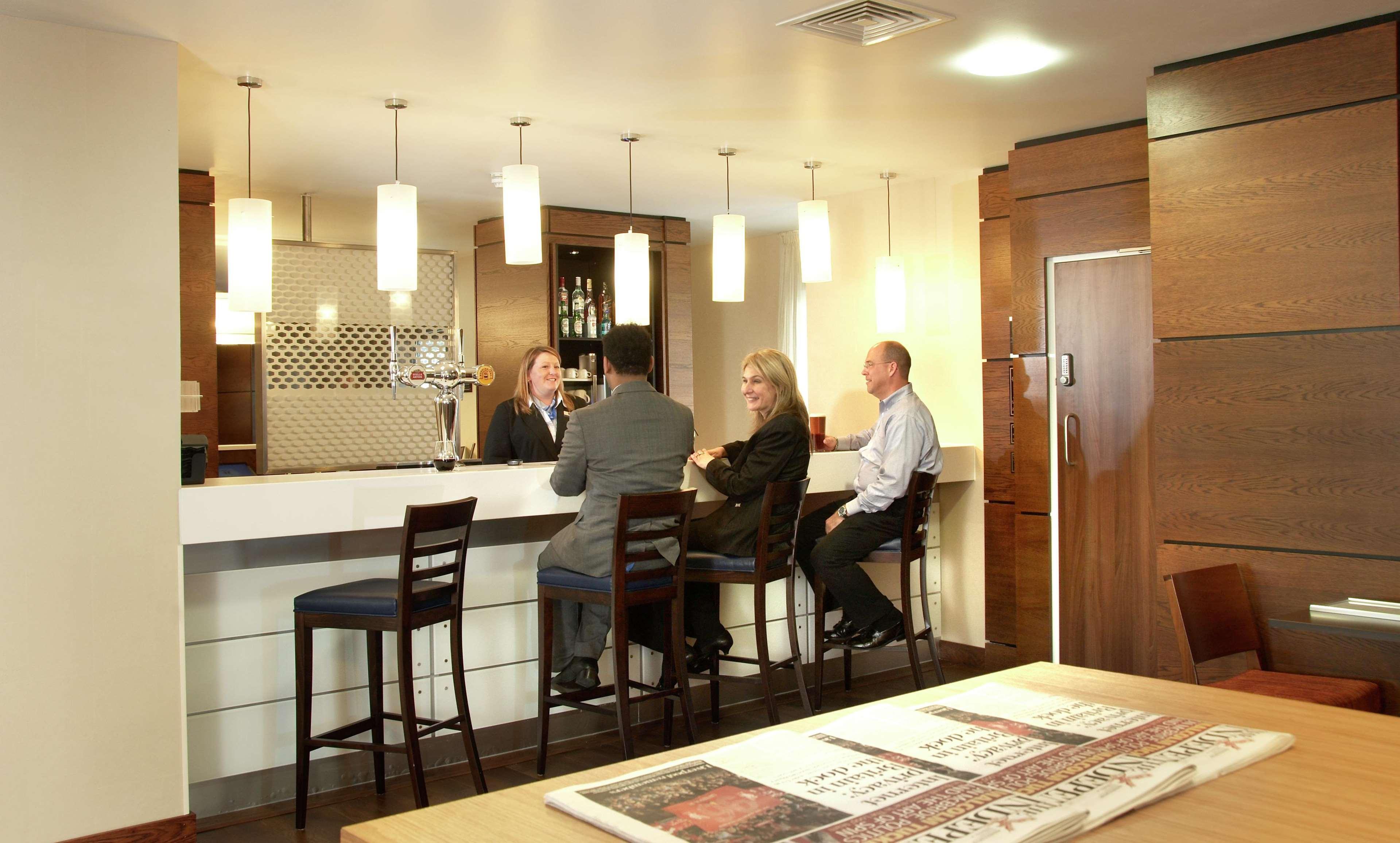 Hampton By Hilton Corby Hotel Екстериор снимка