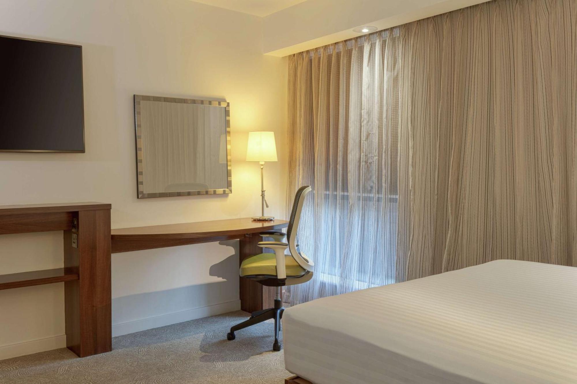 Hampton By Hilton Corby Hotel Екстериор снимка