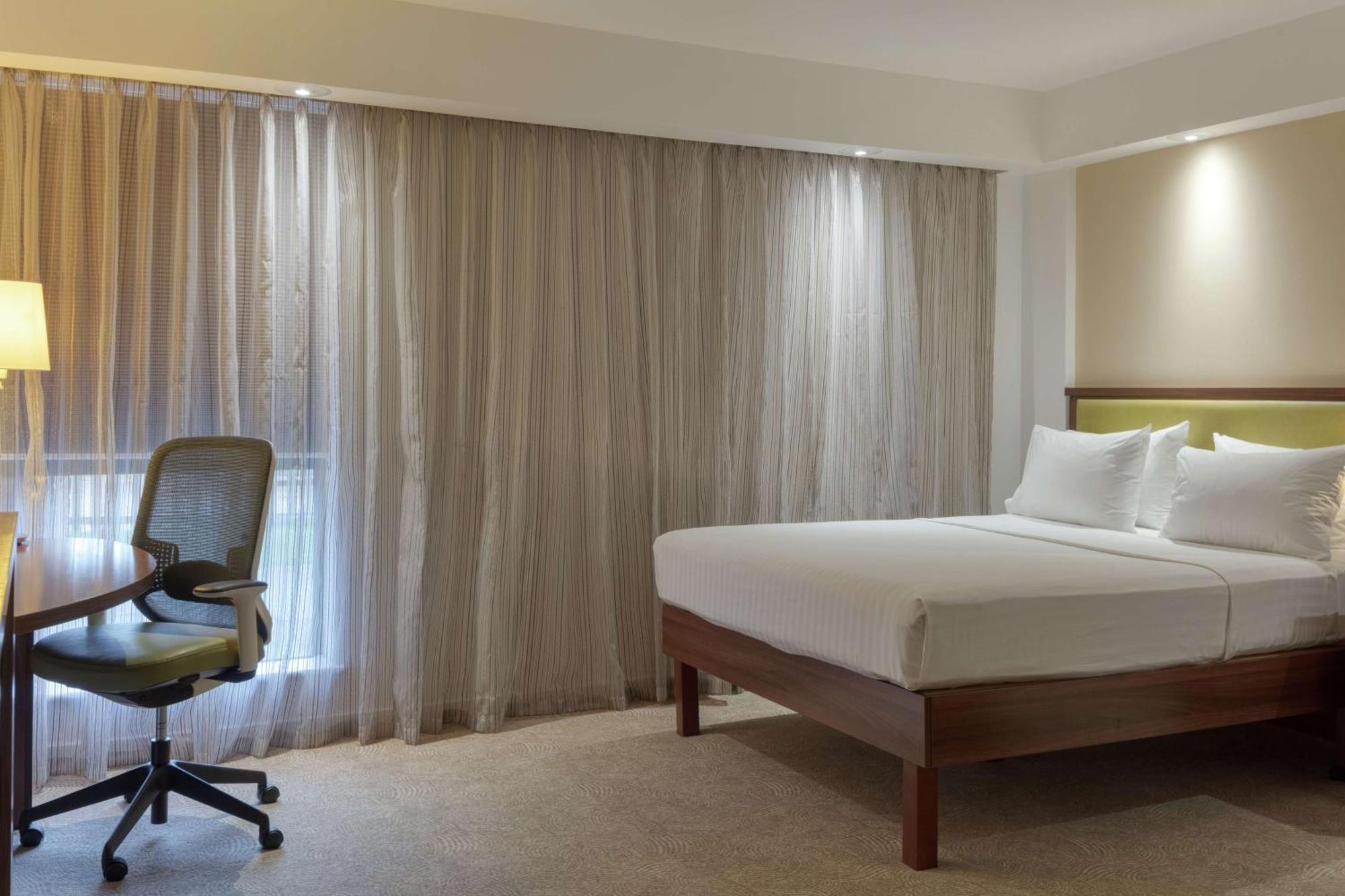 Hampton By Hilton Corby Hotel Екстериор снимка