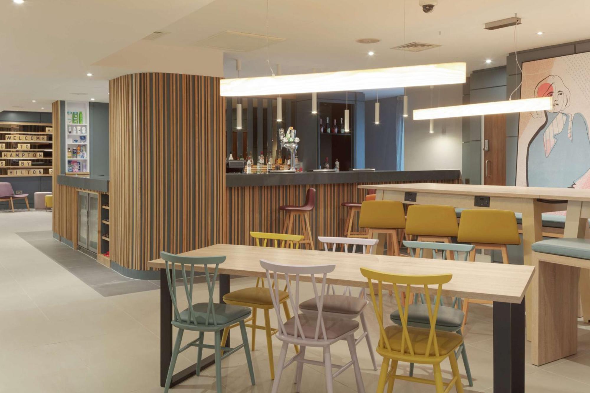 Hampton By Hilton Corby Hotel Екстериор снимка