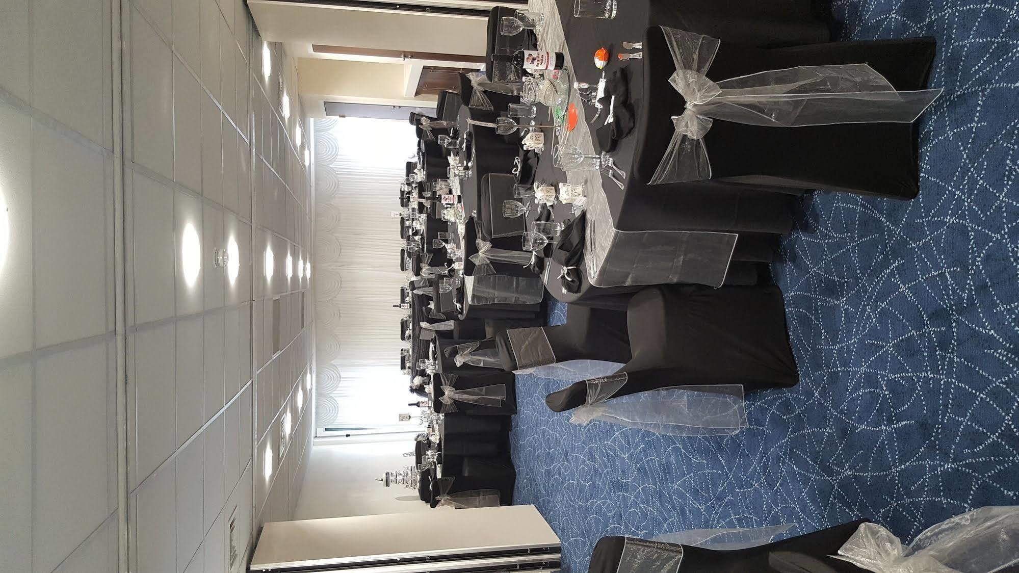 Hampton By Hilton Corby Hotel Екстериор снимка
